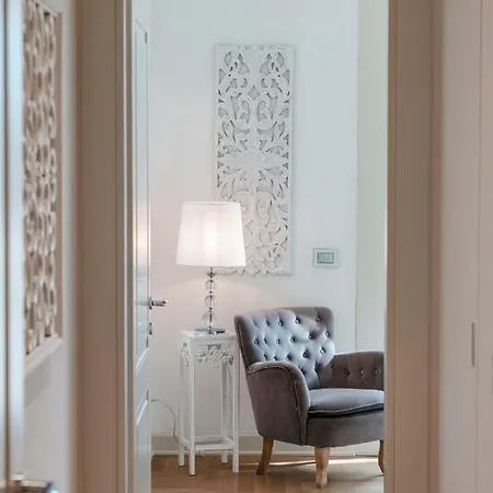 Apt24 - Luxury Lakefront Onassis