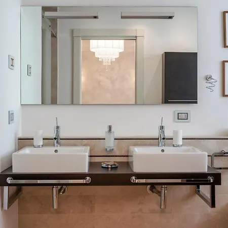 Apt24 - Luxury Lakefront Onassis * Σιρμιόνε