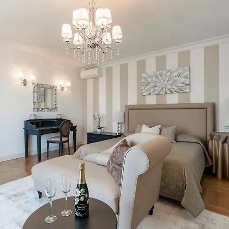 Apt24 - Luxury Lakefront Onassis * Σιρμιόνε