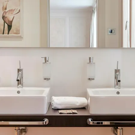 Apt24 - Luxury Lakefront Onassis Villa *