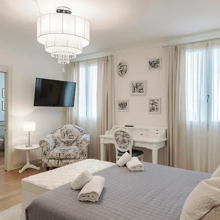 Villa Apt24 - Luxury Lakefront Onassis *