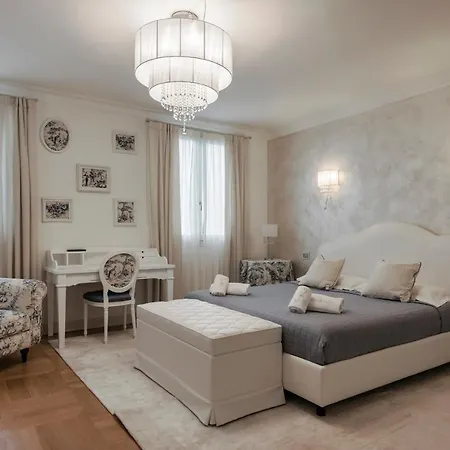 Villa Apt24 - Luxury Lakefront Onassis *