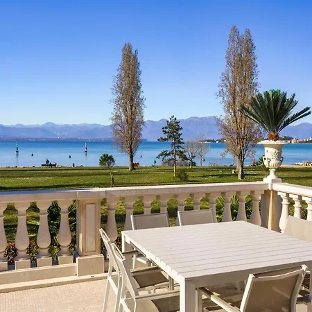 Villa Apt24 - Luxury Lakefront Onassis