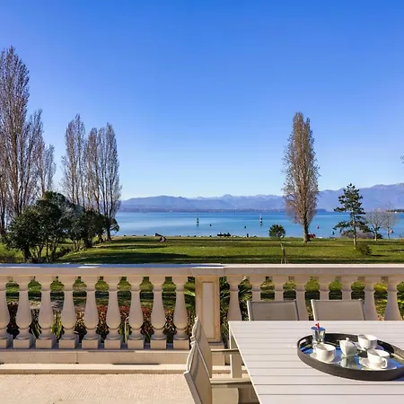 Villa Apt24 - Luxury Lakefront Onassis *
