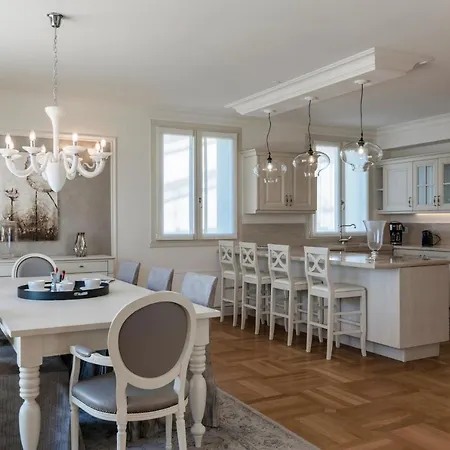 Villa Apt24 - Luxury Lakefront Onassis *