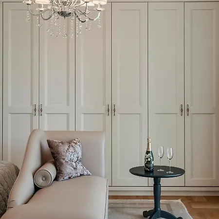 Villa Apt24 - Luxury Lakefront Onassis *